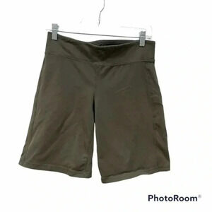 Athleta  green kickbooty shorts Small